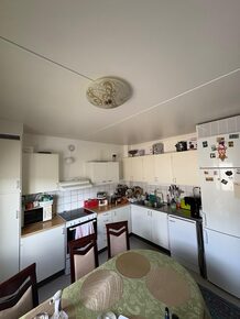 Söderberga gårdsväg 83